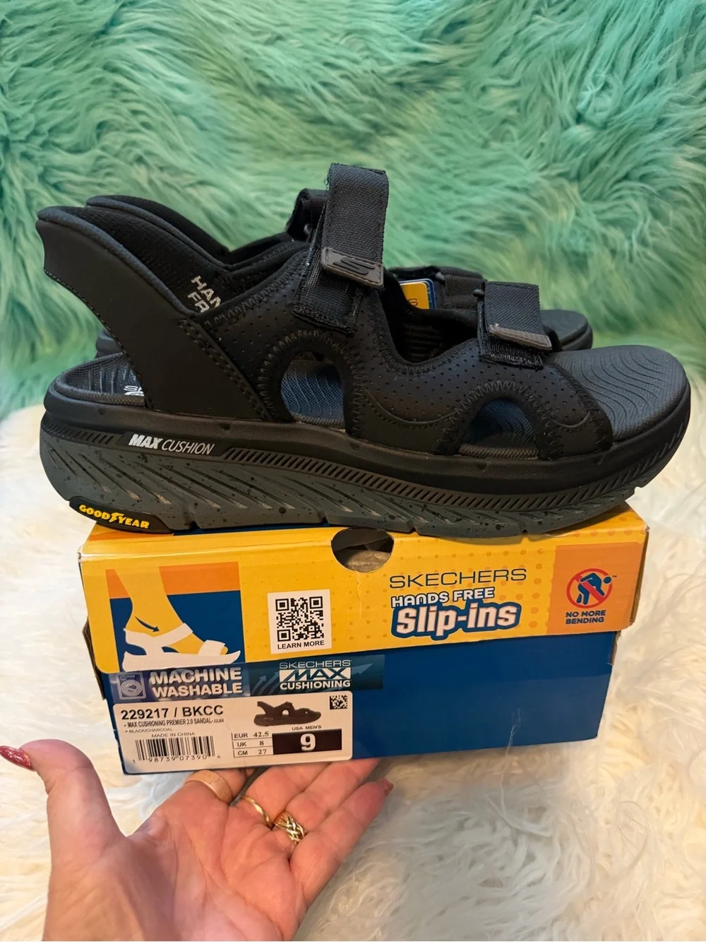 NIB Skechers Max Cushioning Premier 2.0 Sandal - Julian Black/Charcoal Mens 9